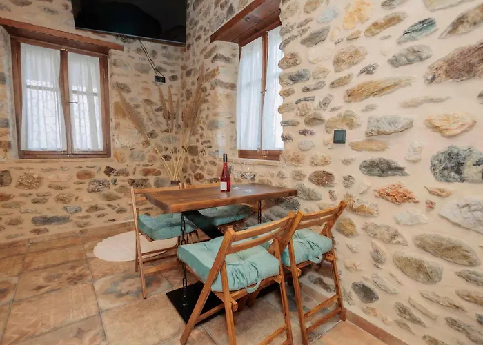 Panorama House Ferienhaus Mystras